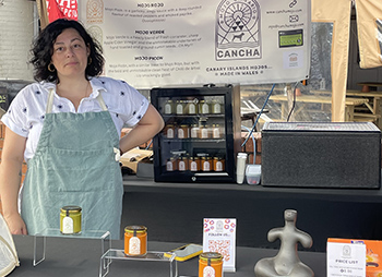 Carmen Roberts on Cancha Mojo stand